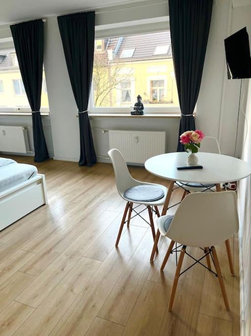 Schoenes City-studio - 10 Min Bis Zur Messe Appartement *